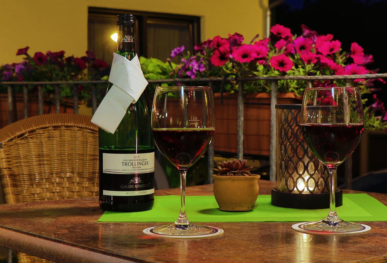 ホテル Restaurant Gruener Baum Leidersbach エクステリア 写真